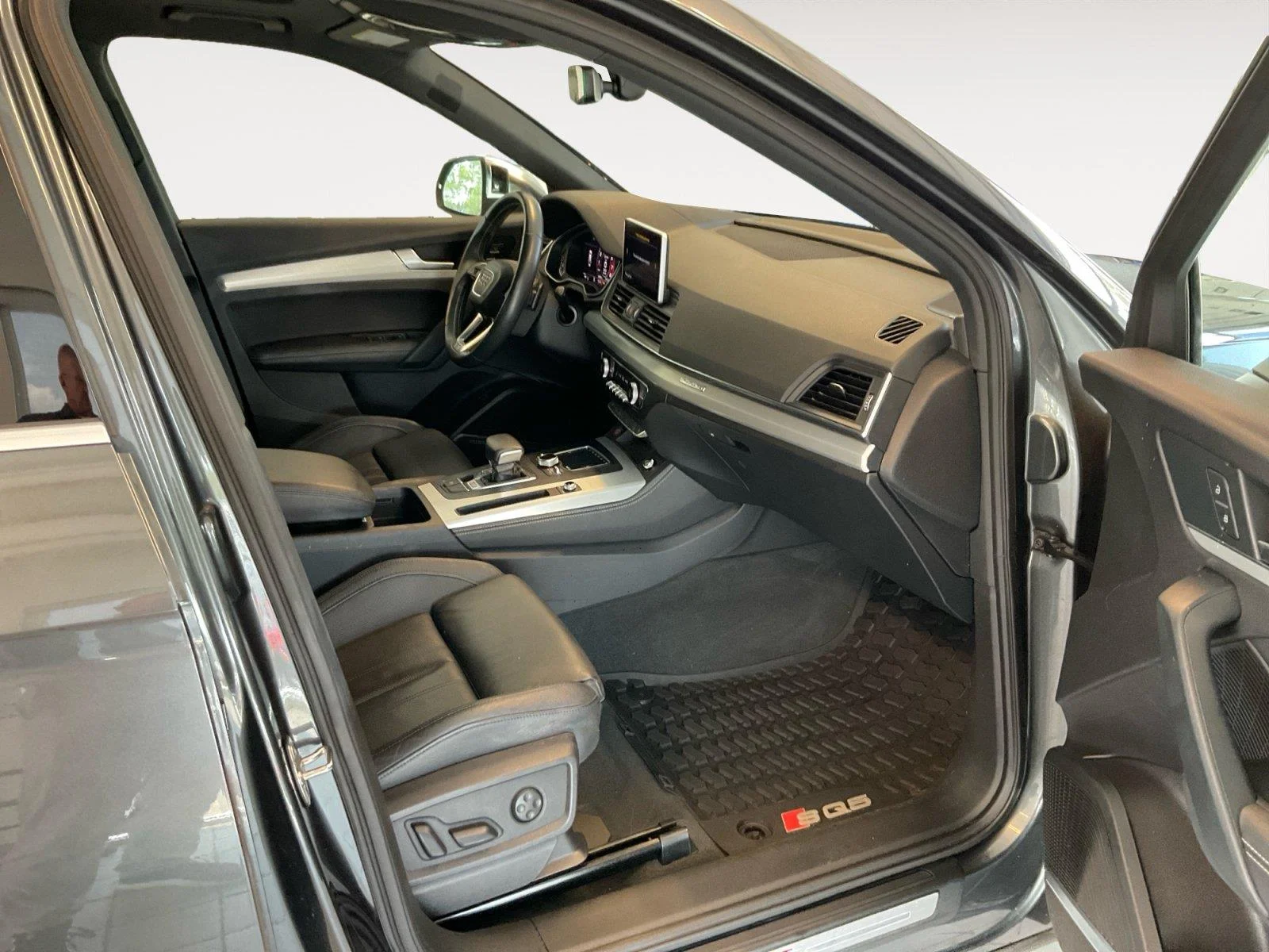 Used 2018 Daytona Gray Pearl Effect Audi Prestige image 12