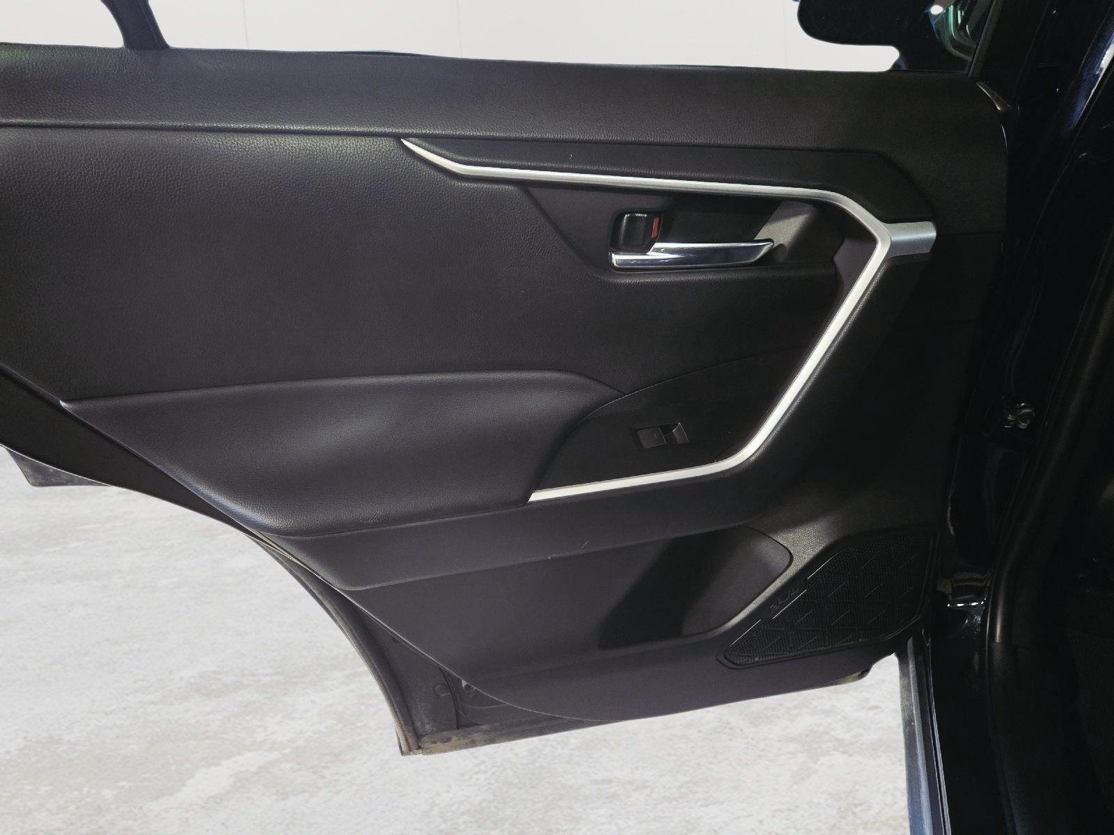 Certified Used 2022 Midnight Black Metallic Toyota Hybrid XLE image 25