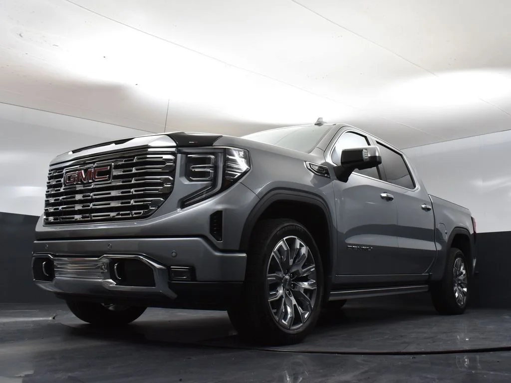 Used 2024 Silver GMC Denali image 35