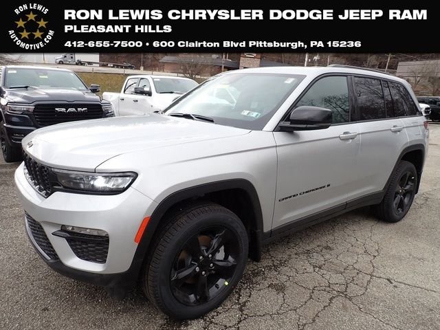 New 2025 Silver Zynith Exterior Paint Jeep Limited image 1