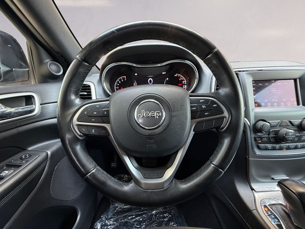 Used 2021 Black Jeep Laredo E image 13
