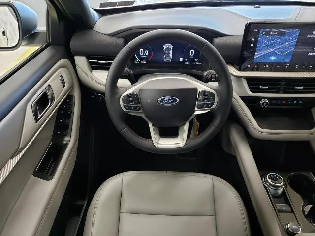 New 2027 Star White Metallic Tri-Coat Ford Active image 16