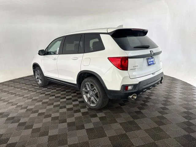 Used 2023 White Honda EX-L image 9