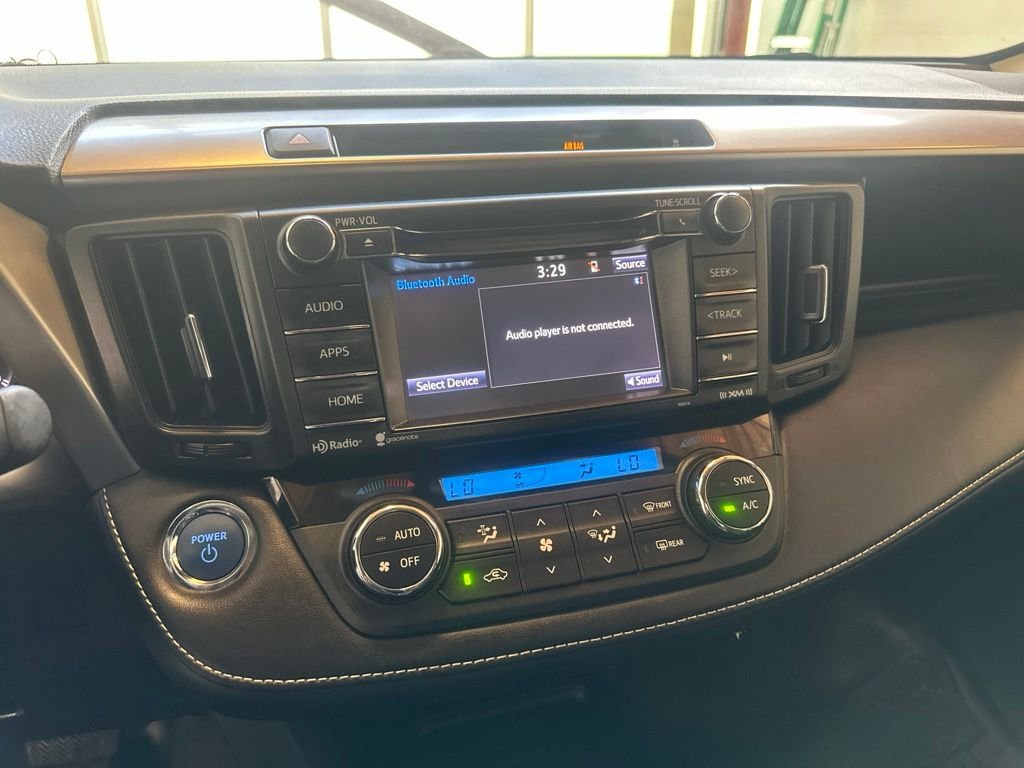 Used 2016 White Toyota XLE image 15
