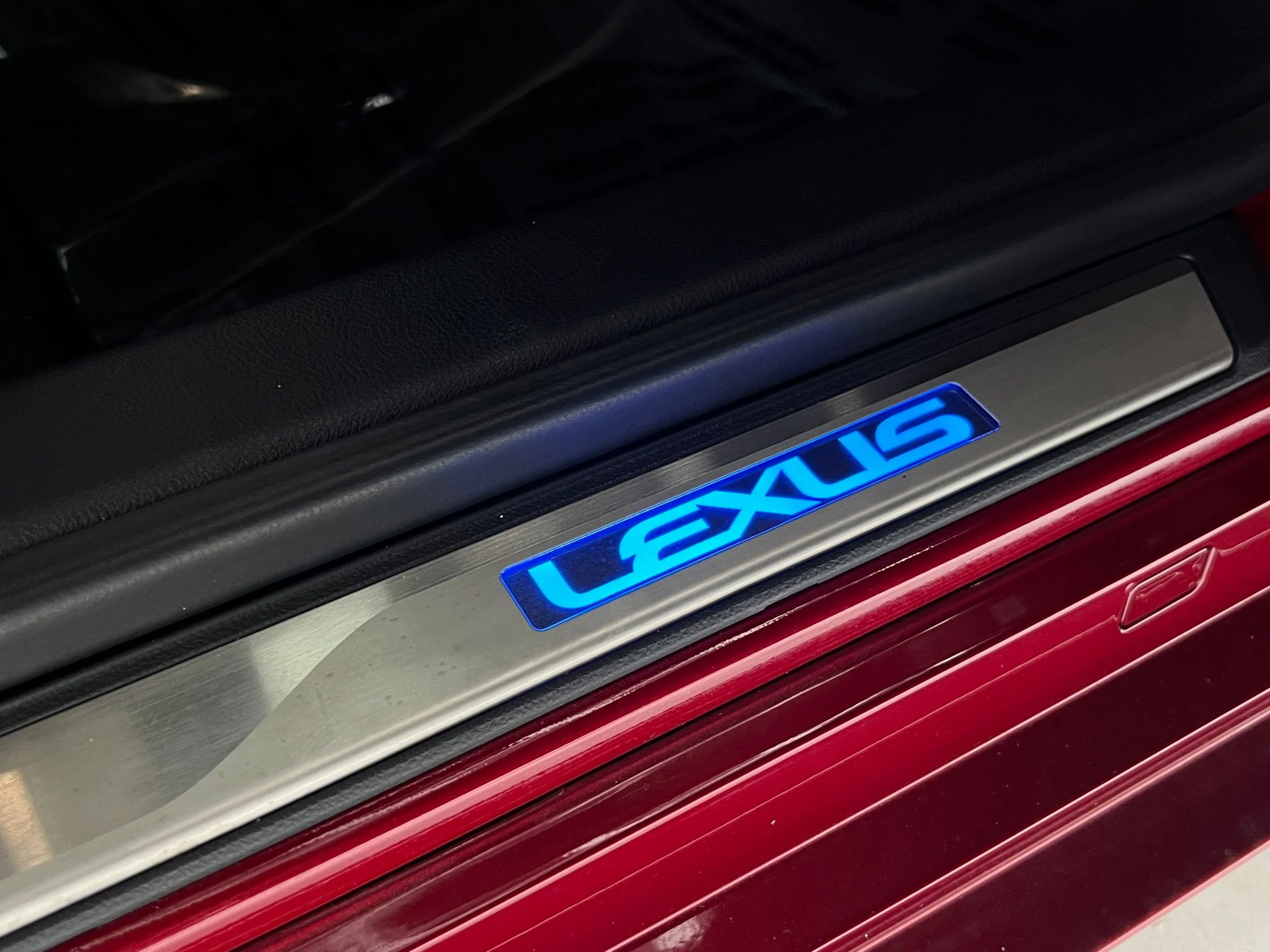 Used 2025 Red Lexus 300h F SPORT Design image 31
