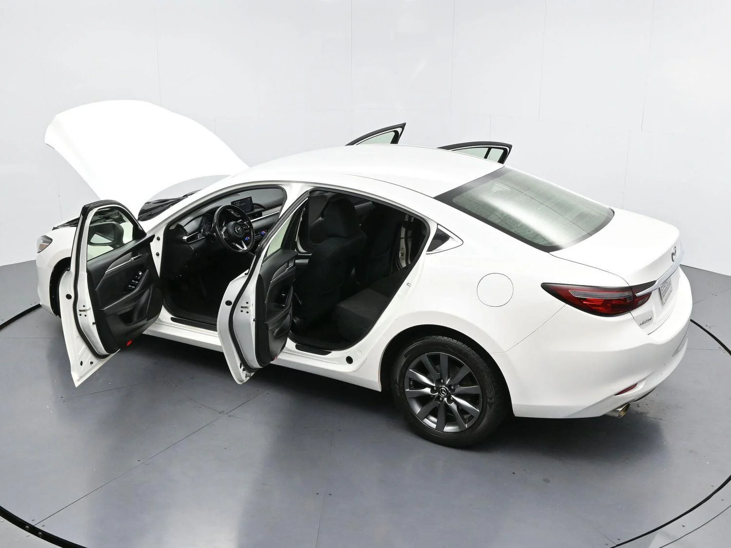Used 2018 Snowflake White Pearl Mica Mazda Sport image 34