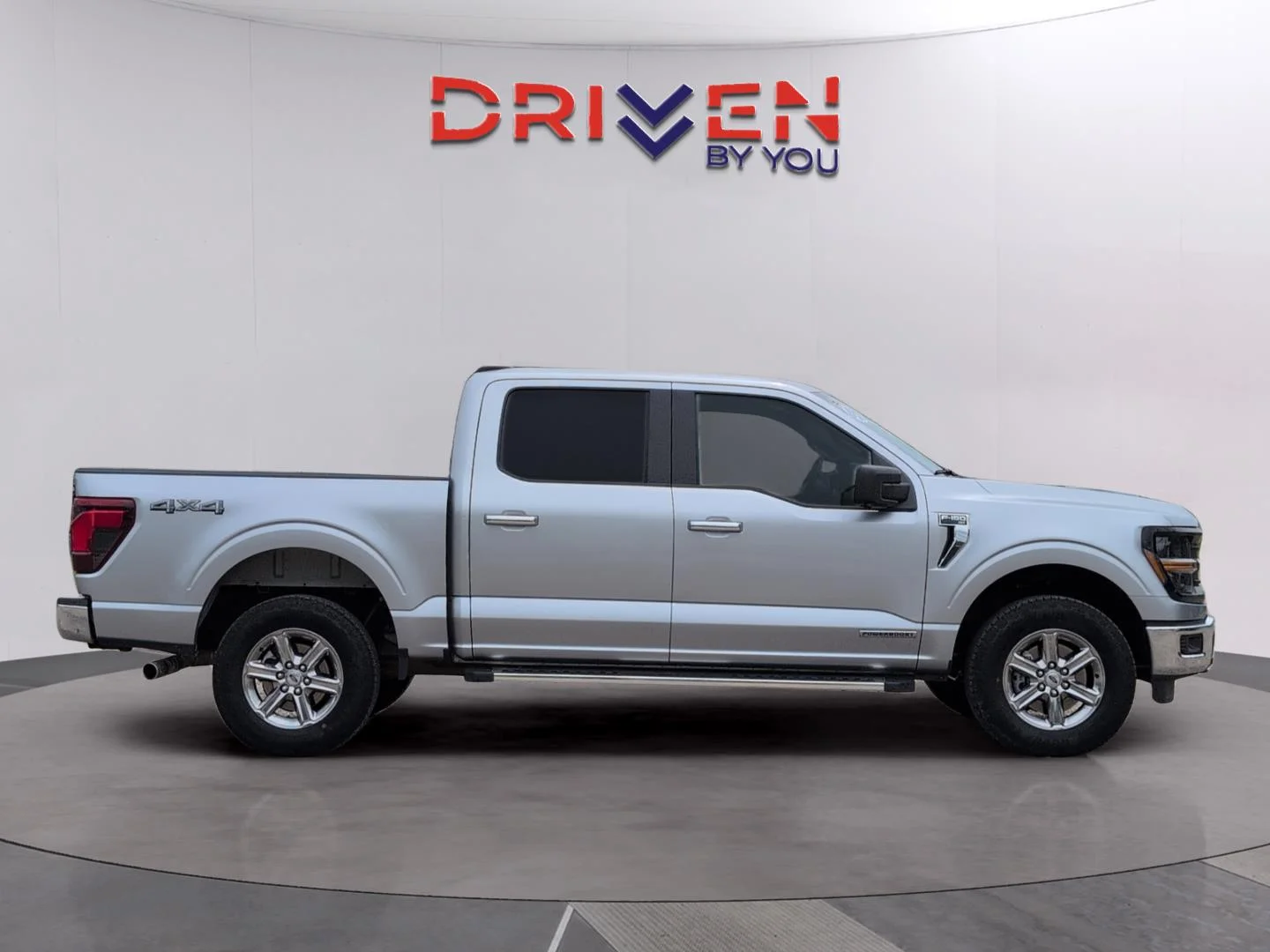 Used 2024 Iconic Silver Ford XLT image 6