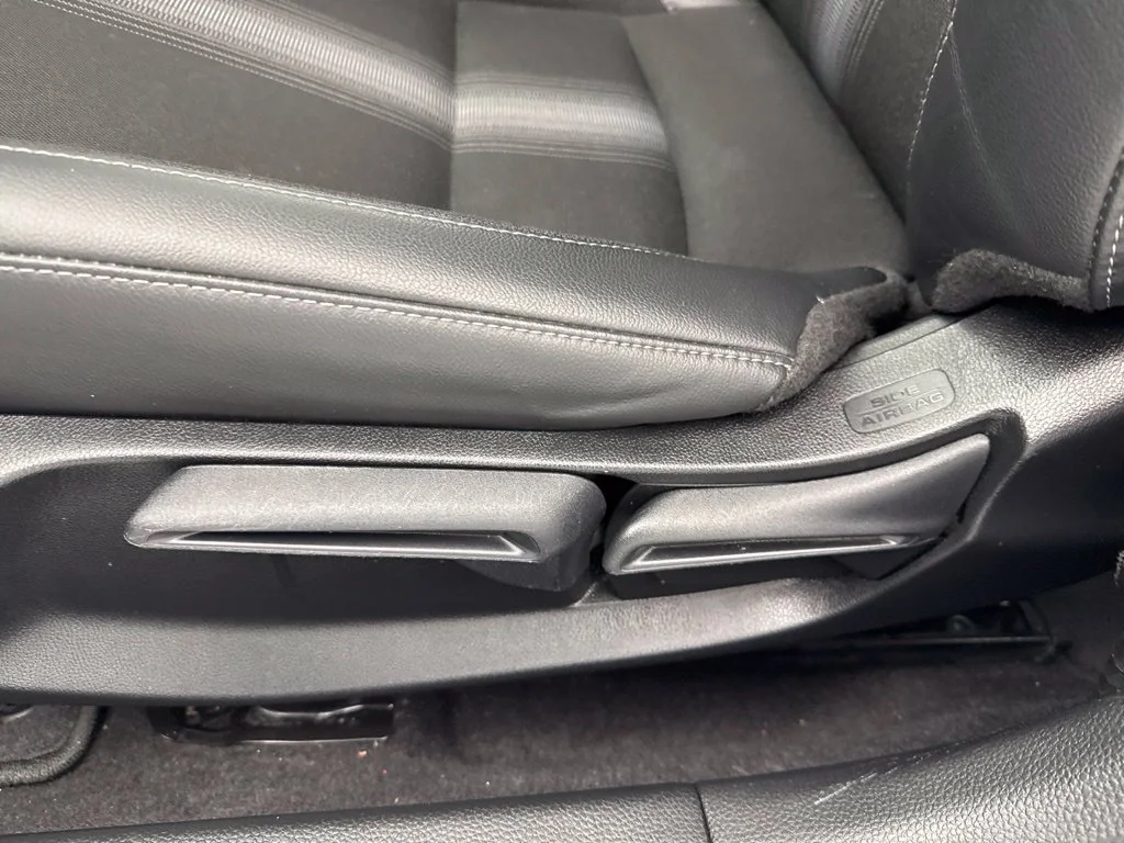 2024 Honda Civic SPORT Hatchback Slide 17