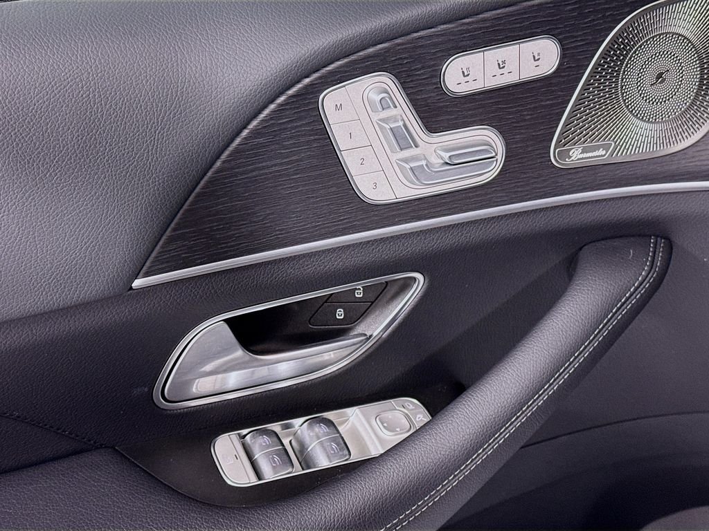 Certified Used 2026 Obsidian Black Metallic Mercedes-Benz GLS 450 image 24