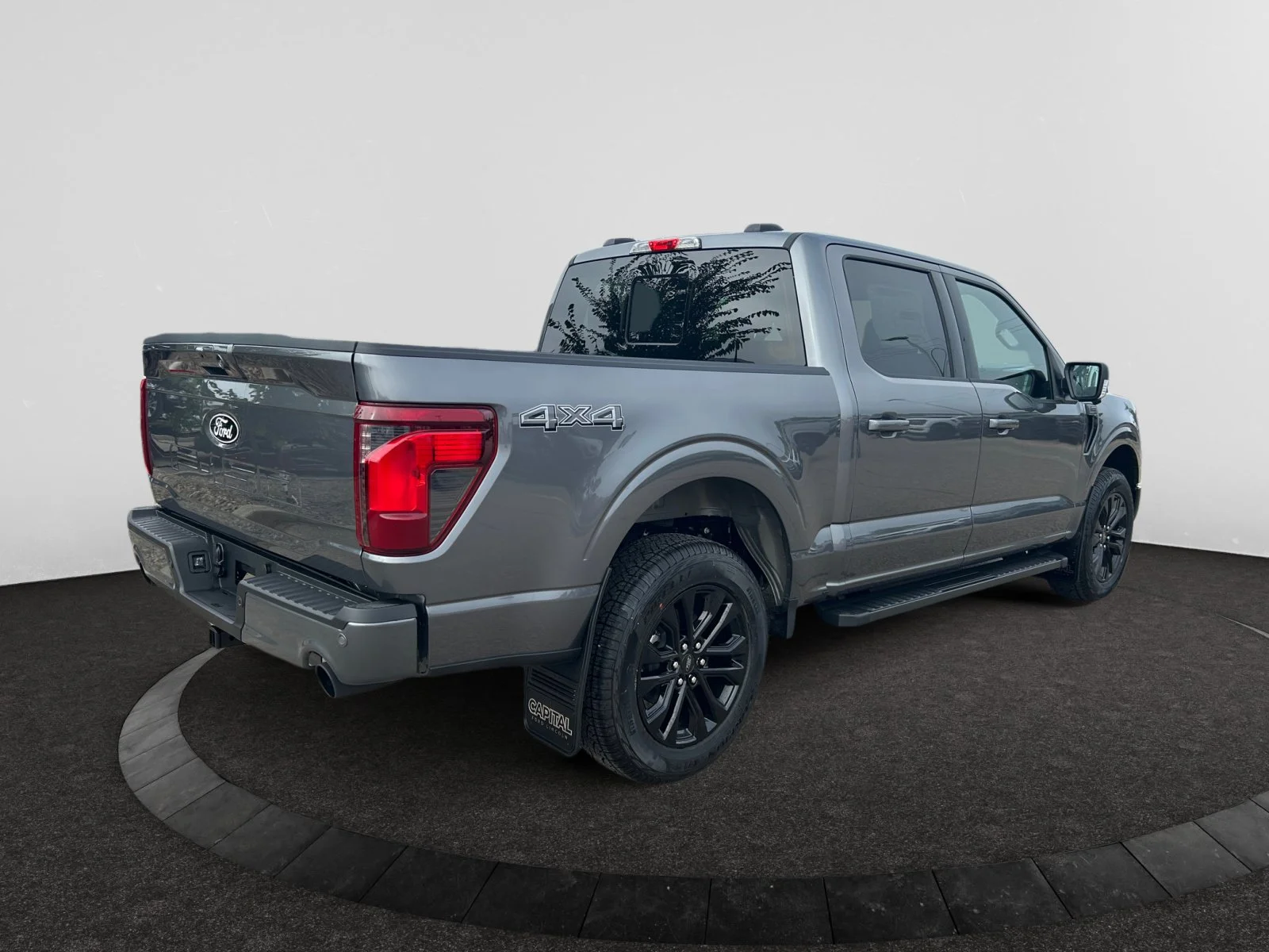 New 2026 Carbonized Grey Metallic Ford XLT image 5