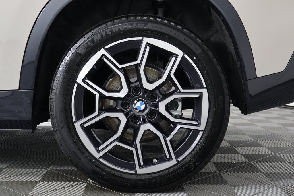 New 2026 Dune Grey Metallic BMW xDrive28i image 10