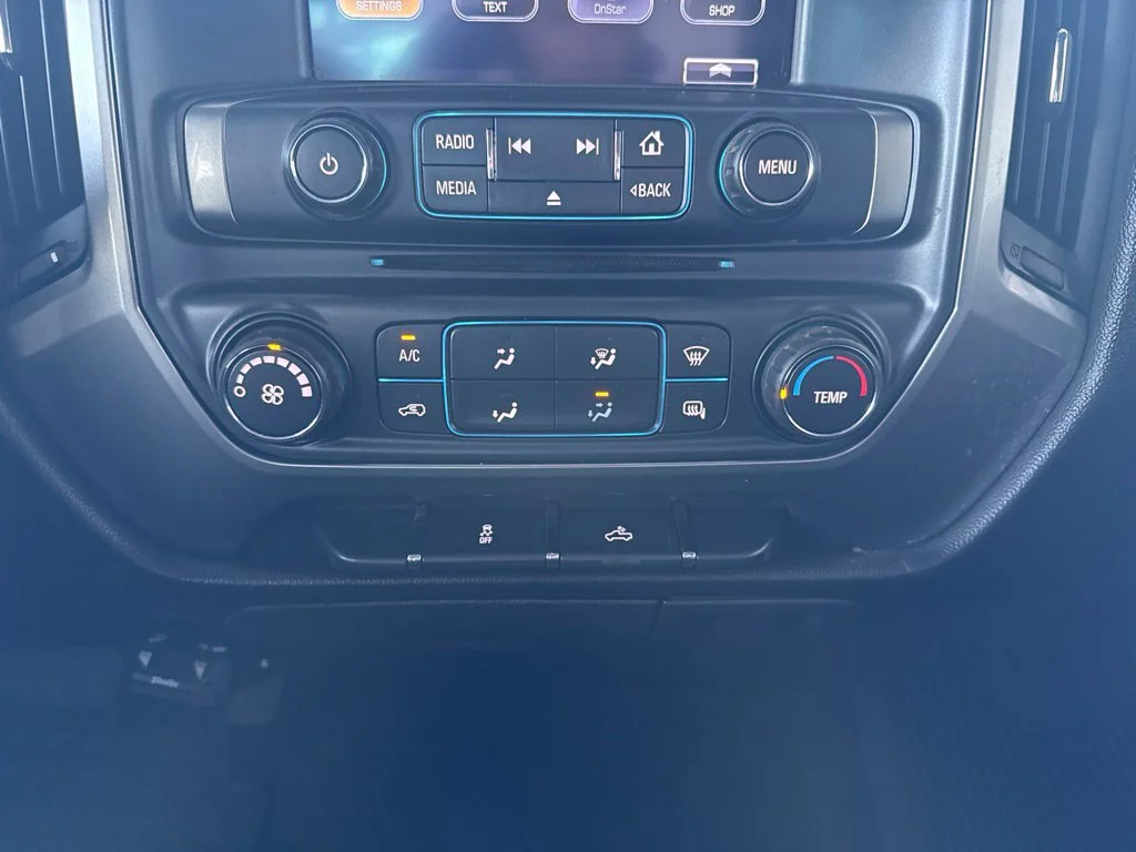 Used 2017 SUMMIT WHITE Chevrolet LT image 22