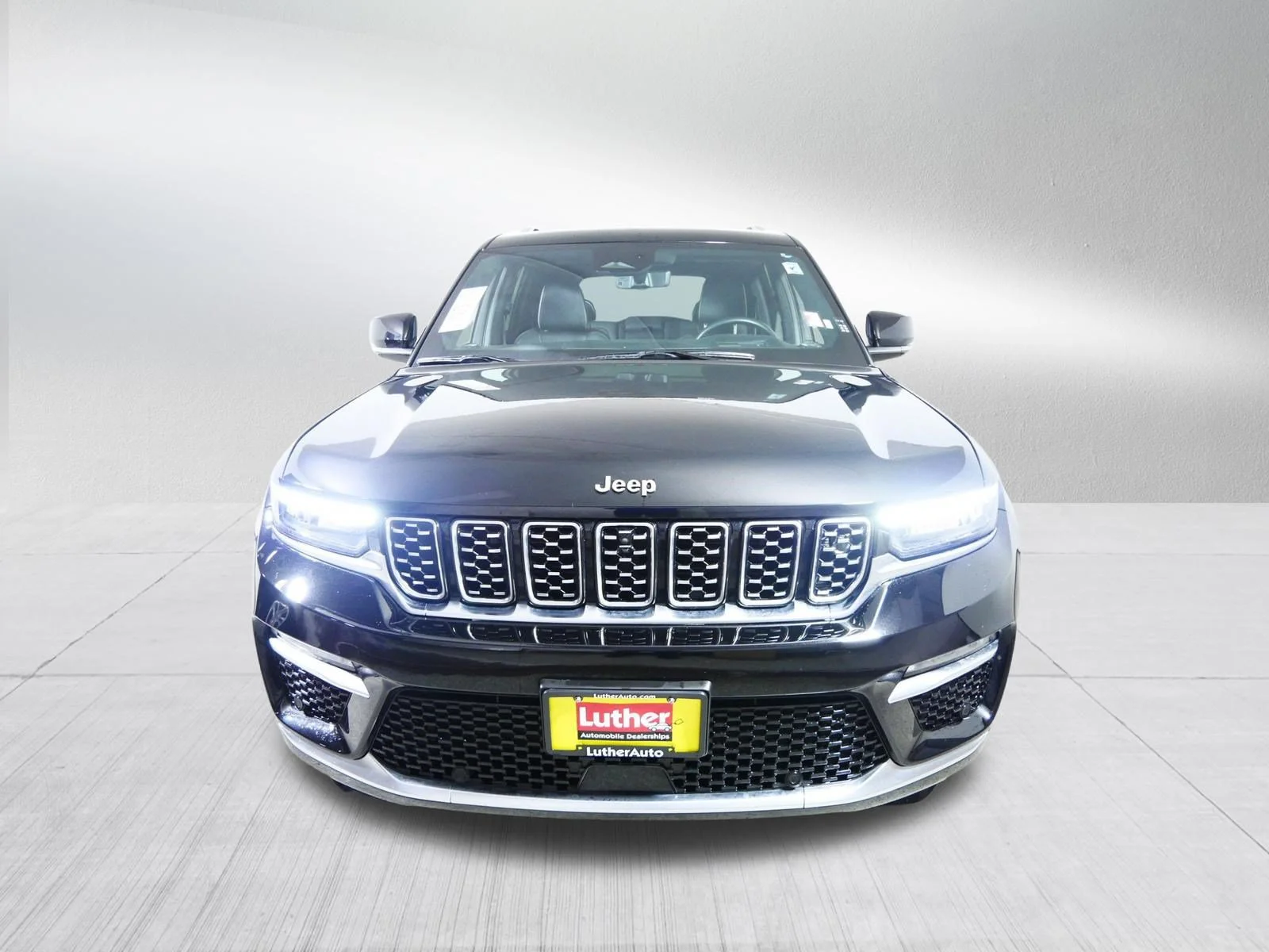 Used 2023 Jeep Grand Cherokee Summit Reserve with VIN 1C4RJHEG0PC563132 for sale in Rochester, Minnesota