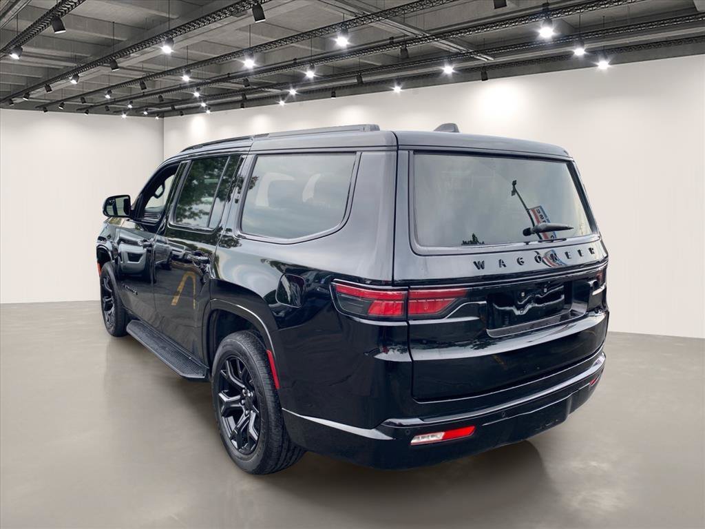 Used 2024 Diamond Black Crystal Pearlcoat Jeep Series II Carbide image 5