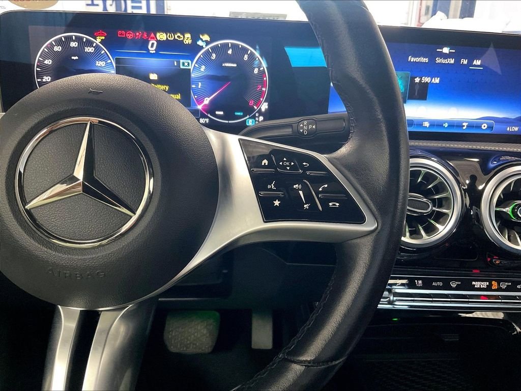 Used 2025 Silver Mercedes-Benz CLA 250 image 23