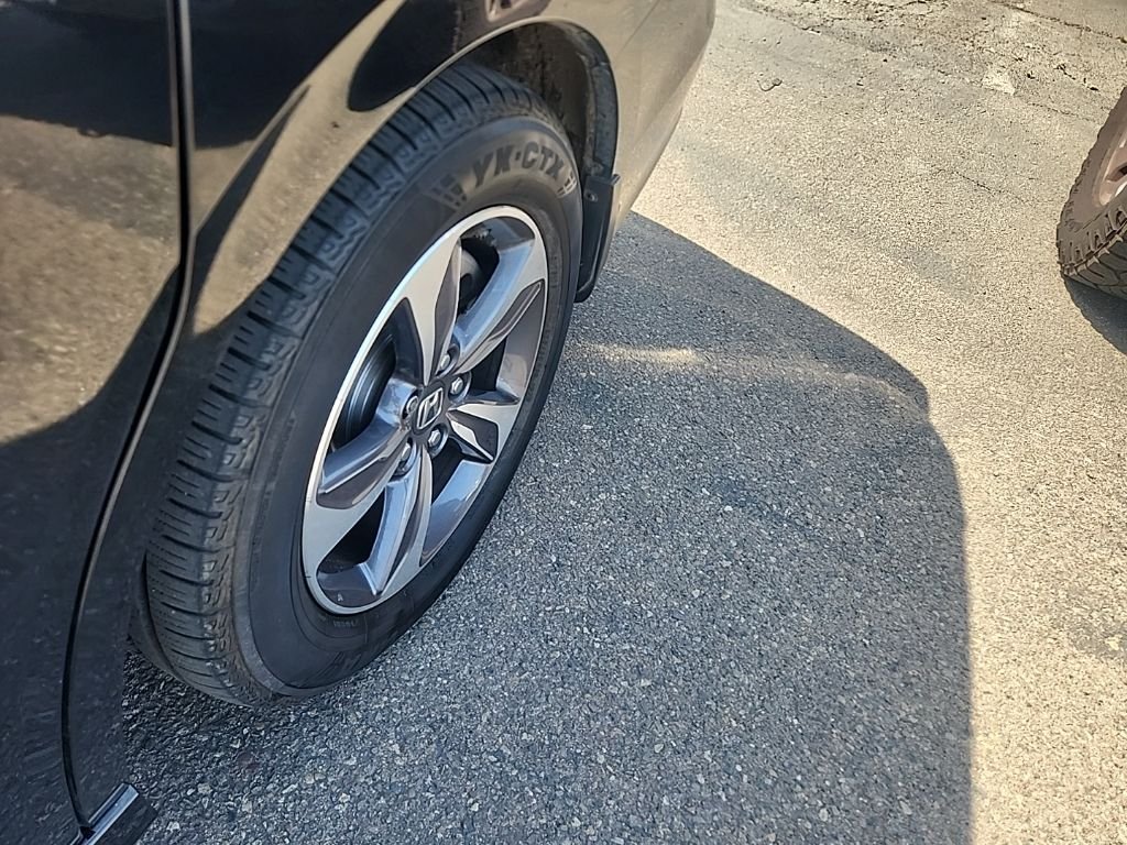 Used 2018 Black Honda Touring image 8