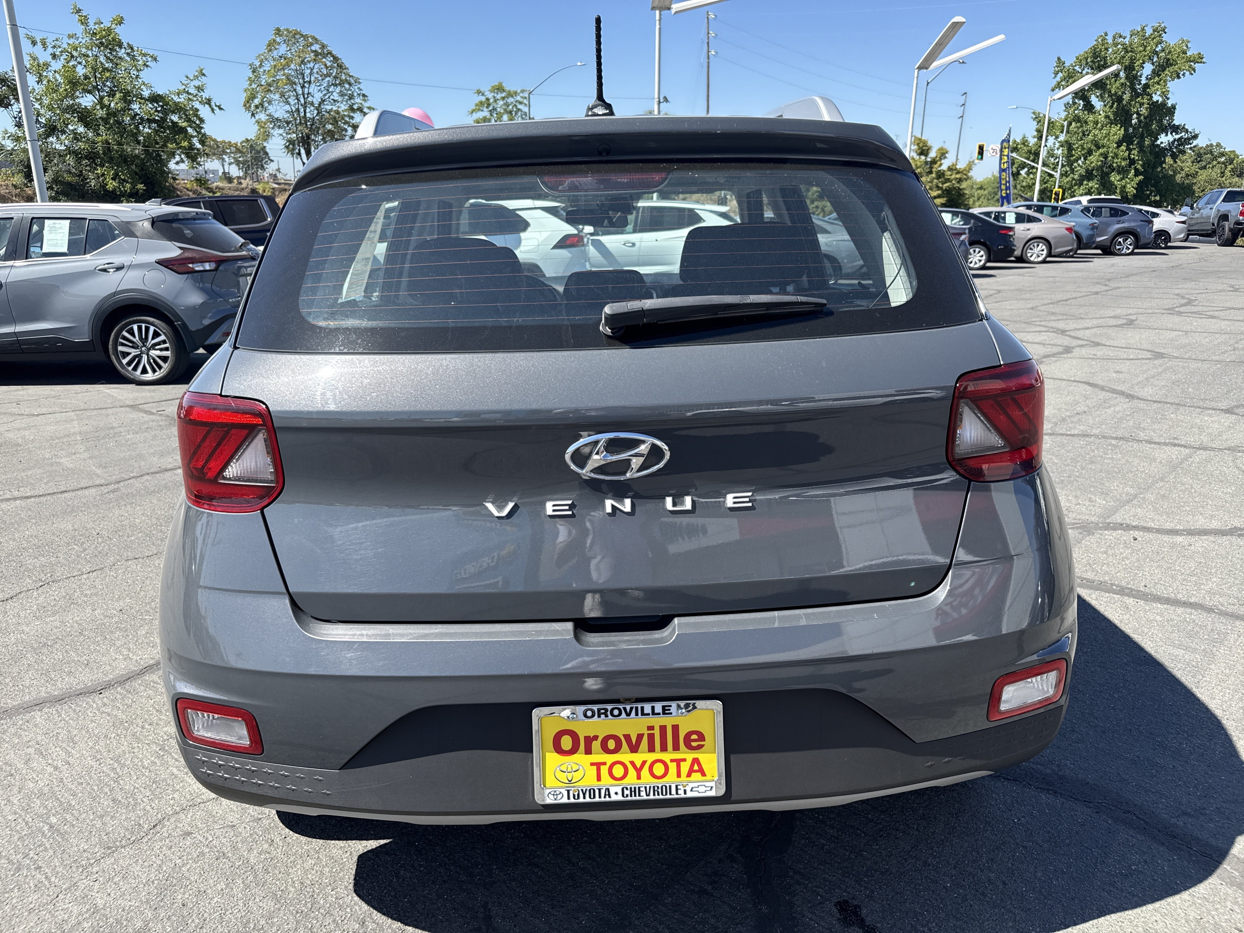 Used 2025 Gray Hyundai SEL image 4