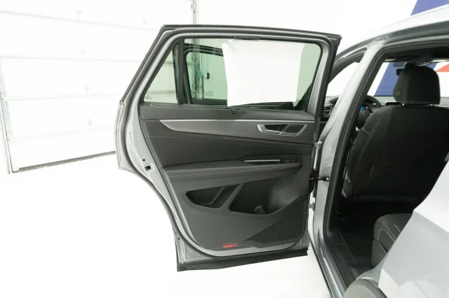2026 Volkswagen Atlas Cross Sport SE w/Tech - Photo 17