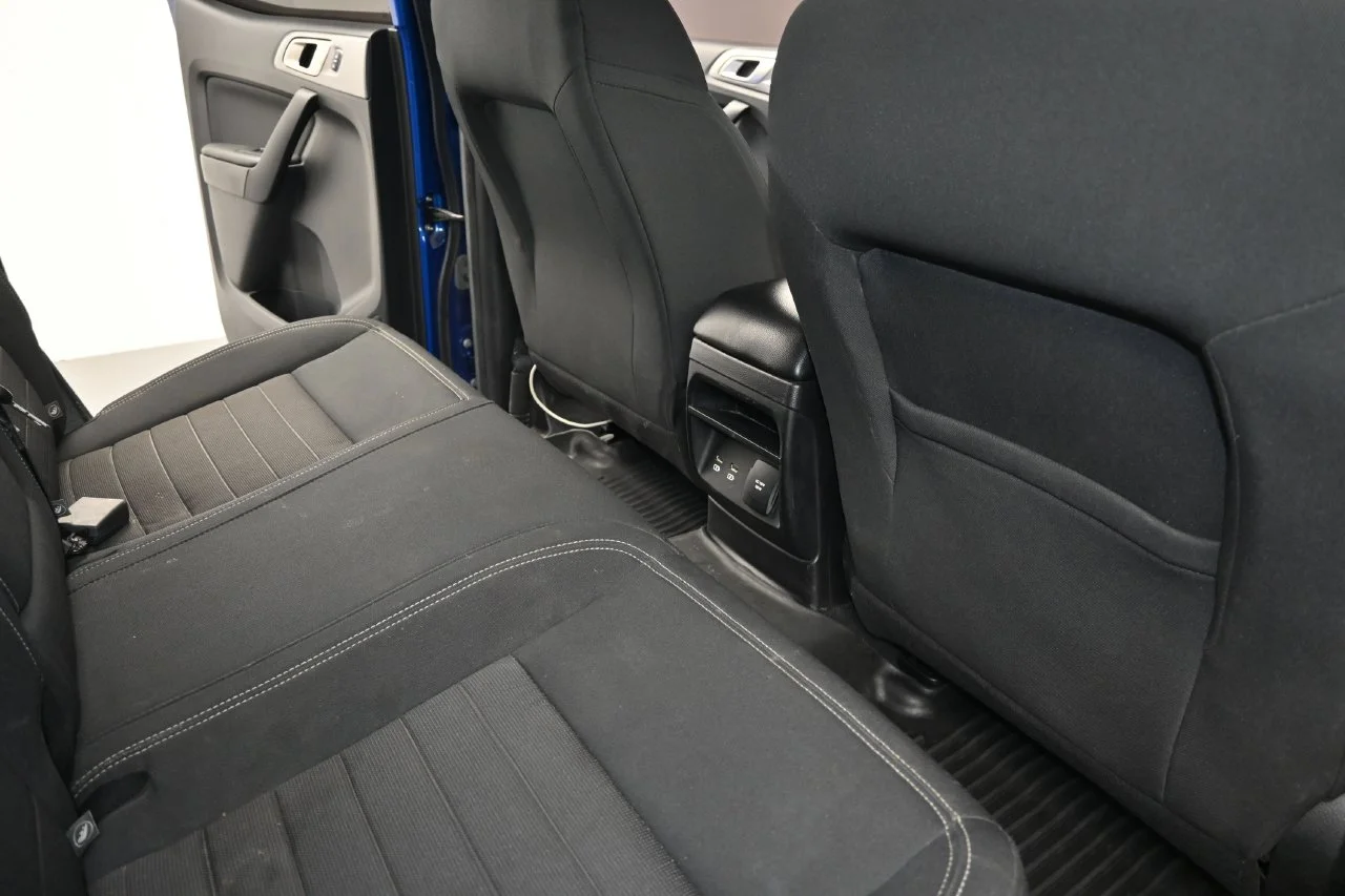 Used 2019 Lightning Blue Metallic Ford XLT image 13