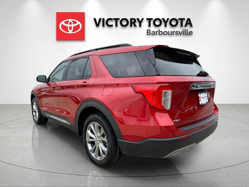 Used 2023 Red Ford XLT image 3