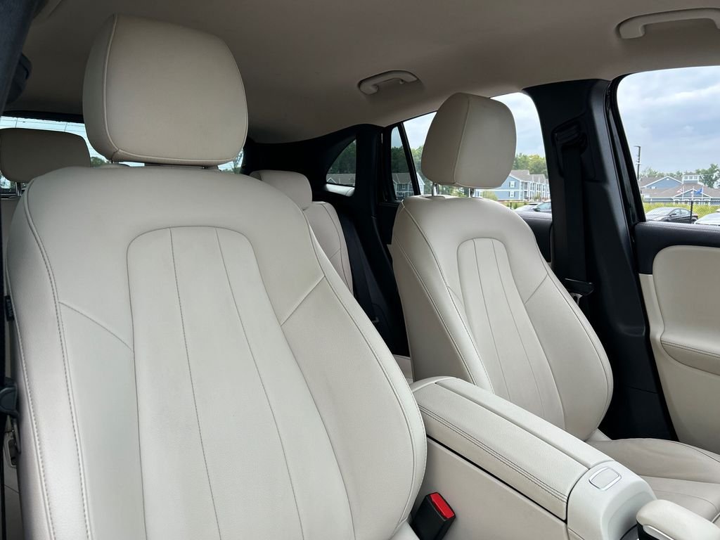 Used 2023 Black Mercedes-Benz GLA 250 image 27