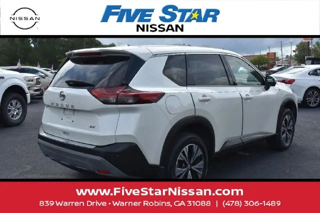 Used 2021 White Nissan SV image 4