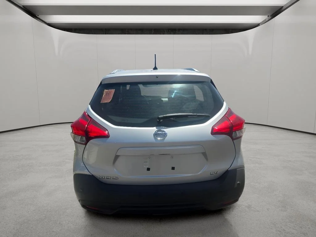 Used 2020 Brilliant Silver Metallic Nissan SV image 7
