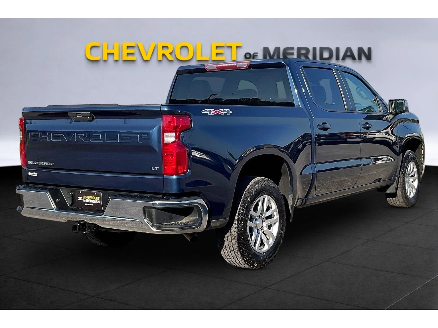 Used 2022 Northsky Blue Metallic Chevrolet LT image 10