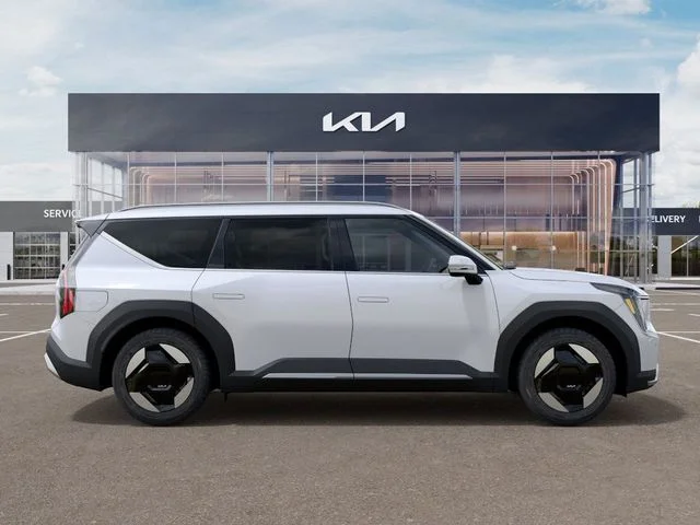 New 2024 White Kia Wind image 8