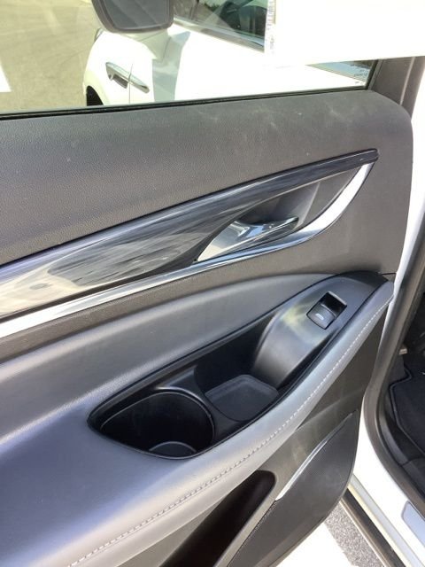 Used 2023 Summit White Buick Essence image 20