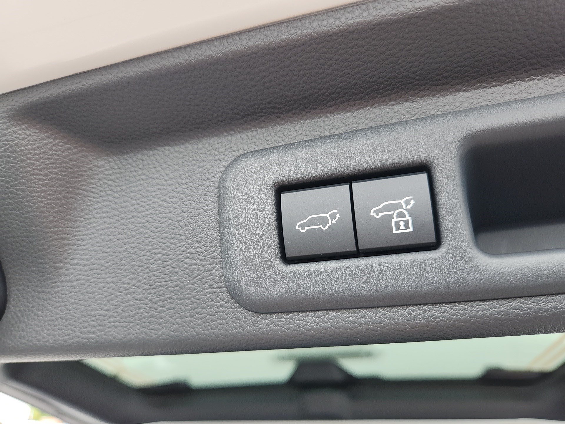 New 2026 Wind Chill Pearl <sup>1</sup> Toyota  Platinum image 29