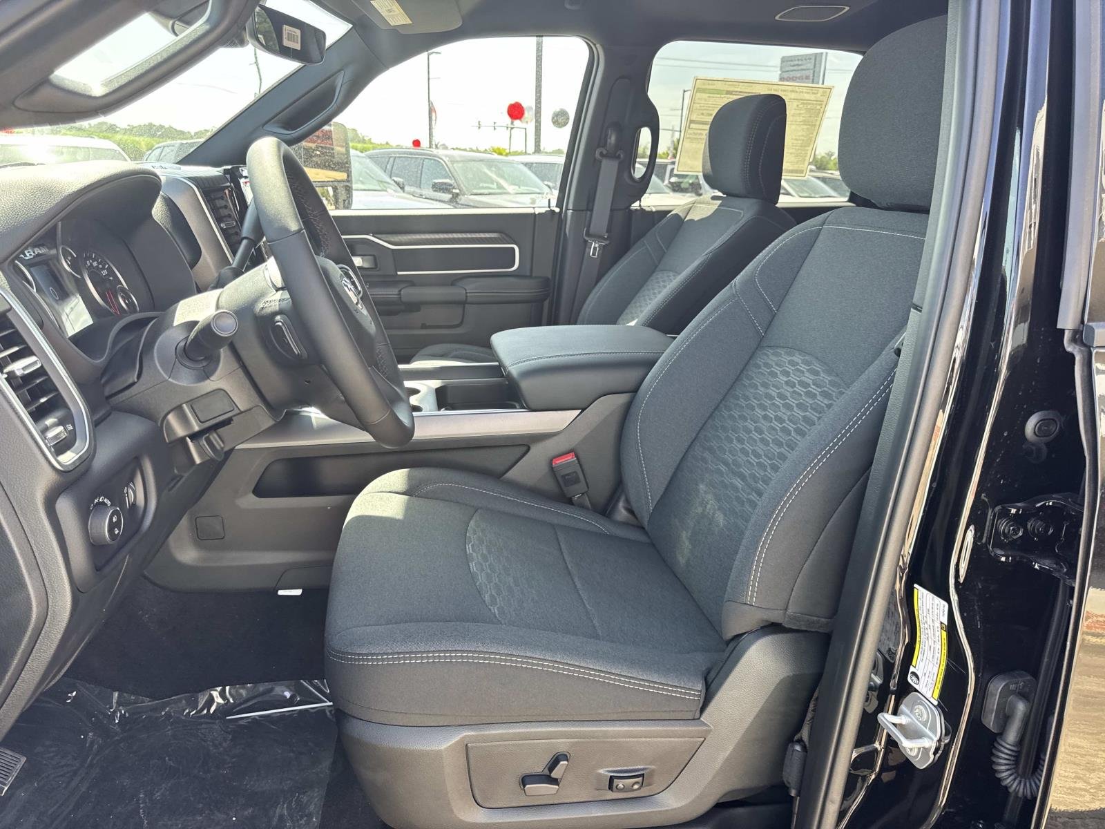 New 2026 Diamond Black Crystal Pearl-Coat Exterior Paint RAM Big Horn image 8