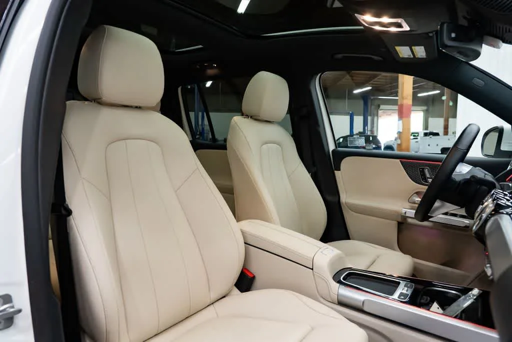 Used 2024 Polar White Mercedes-Benz EQB 300 image 29