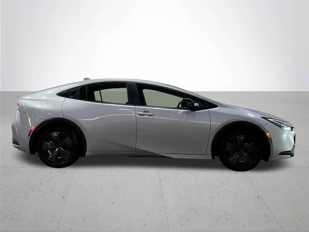 Used 2025 Gray Toyota LE image 9