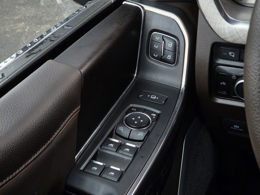 Used 2024 Agate Black Metallic Ford King Ranch image 12