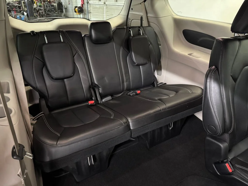 Used 2023 White Chrysler Touring L image 29