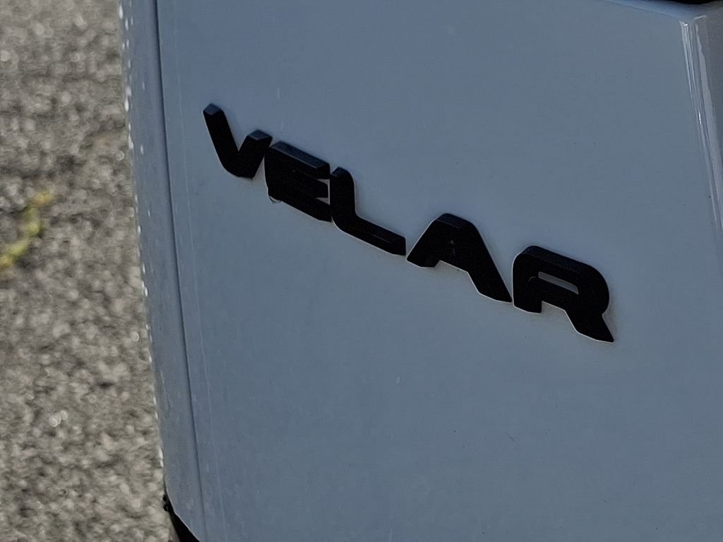 Used 2023 Fuji White Land Rover S image 30