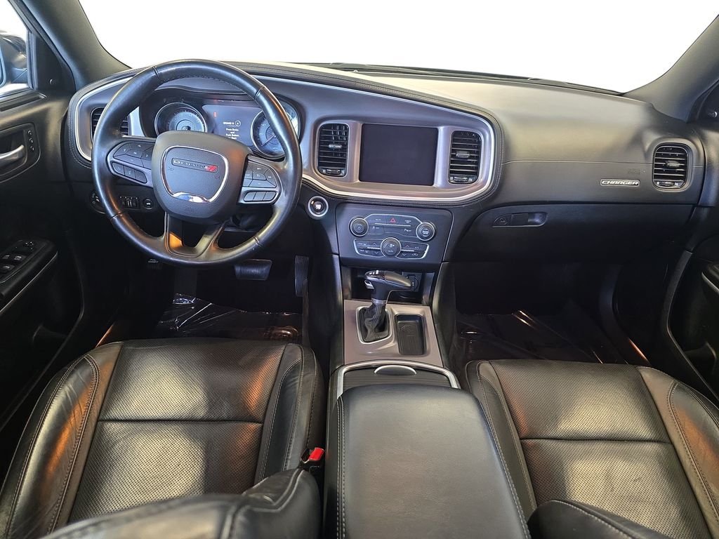 Used 2022 Black Dodge SXT image 10