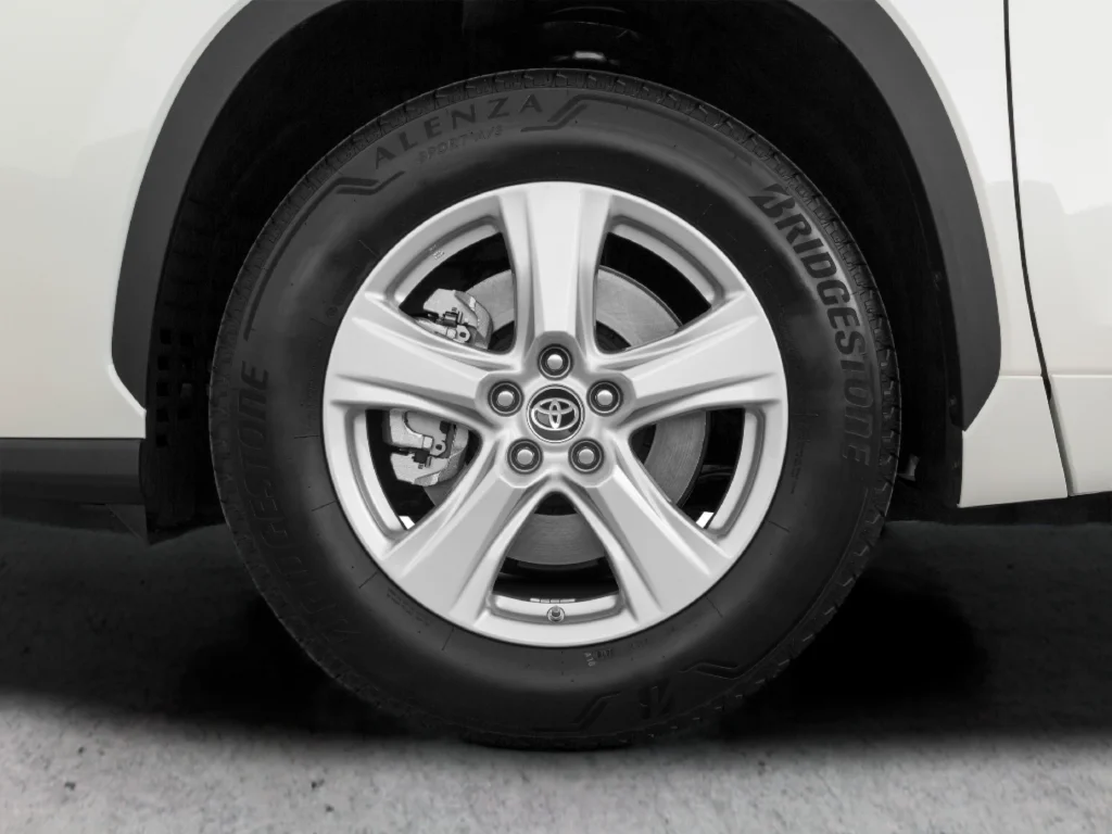 Used 2020 White Toyota XLE image 53