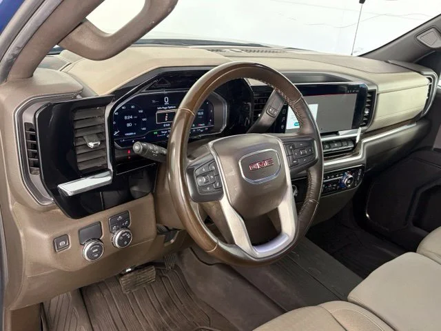 Used 2024  GMC SLE image 13