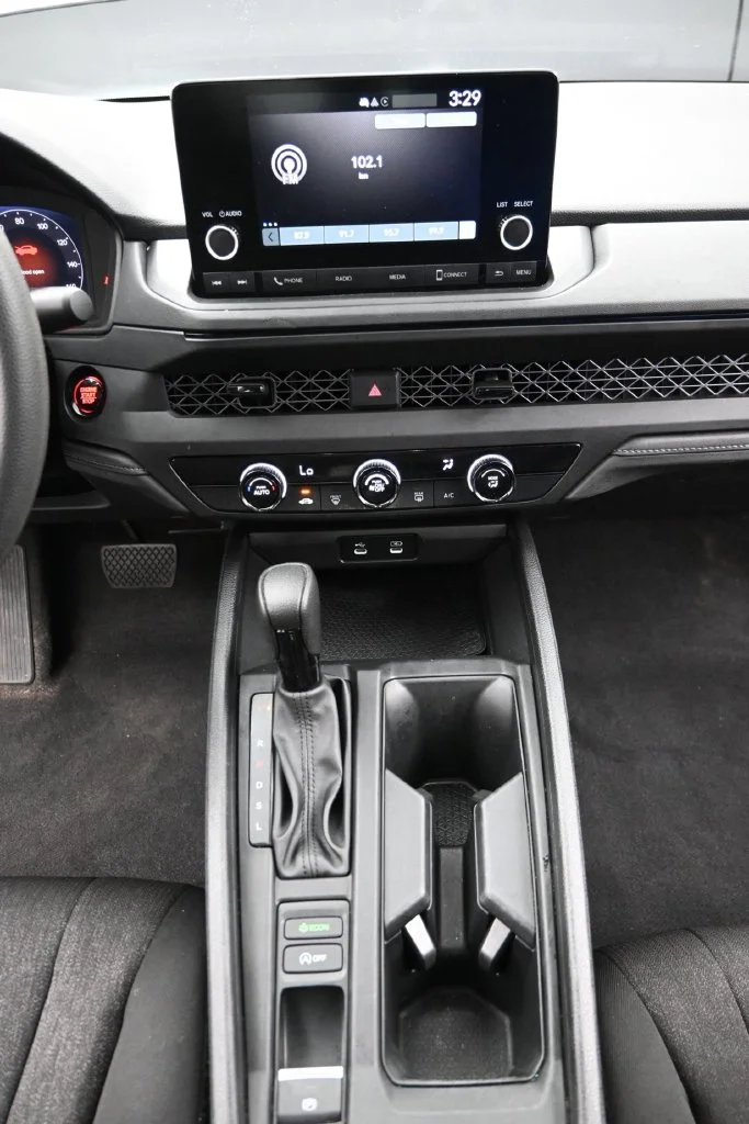 Used 2025  Honda LX image 13