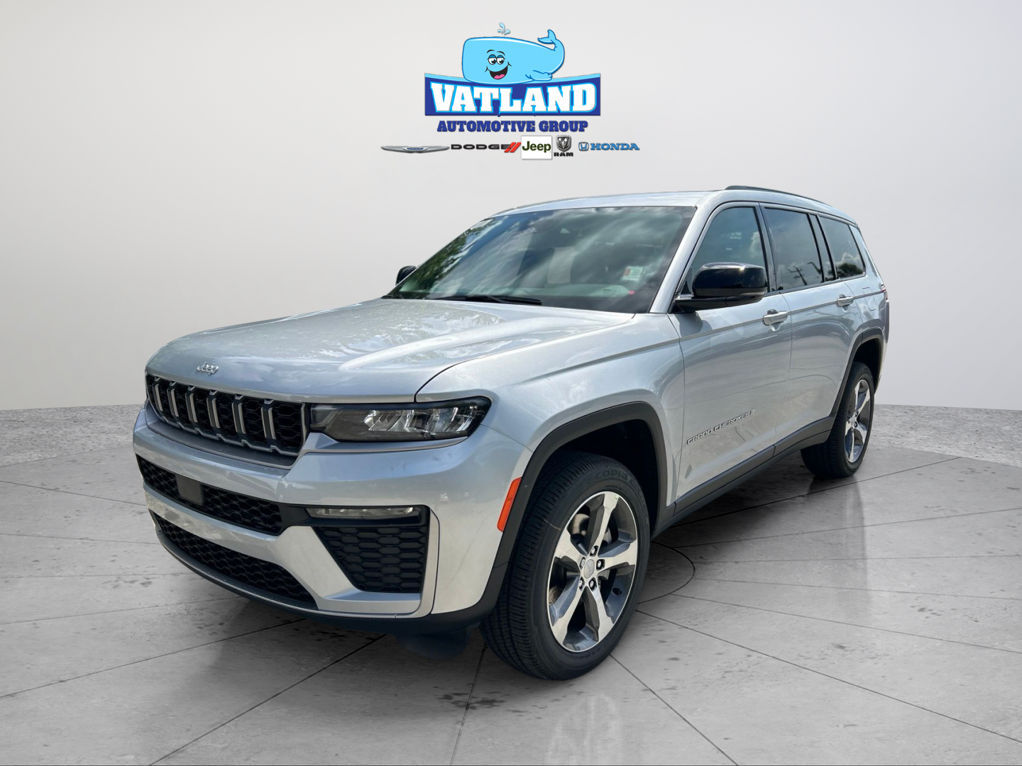 New 2026 Silver Zynith Exterior Paint Jeep Limited image 20