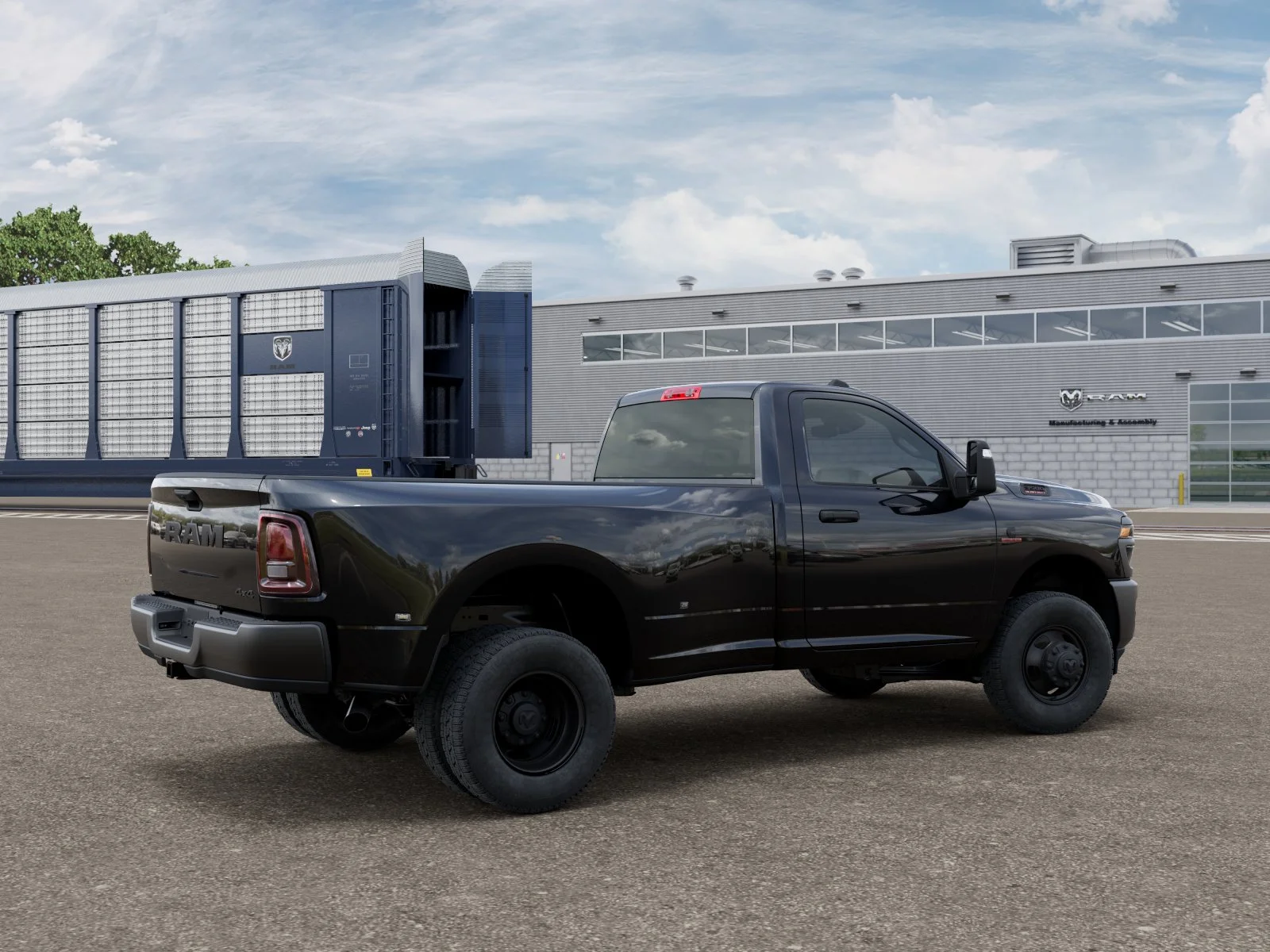 New 2026 Diamond Black Crystal Pearl-Coat Exterior Paint RAM TRADESMAN image 2