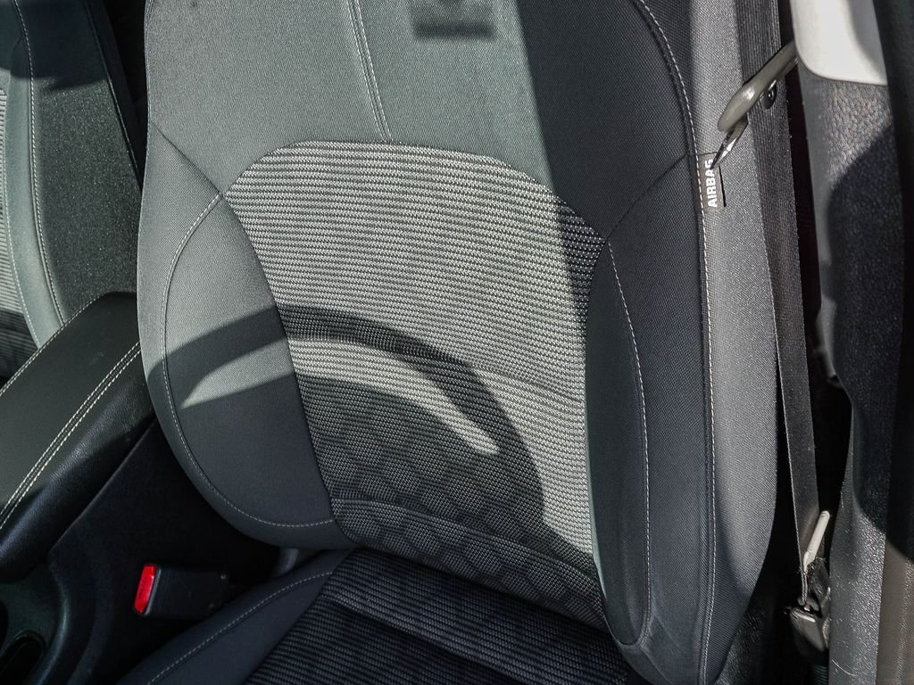 Used 2021 Red Kia LX image 21