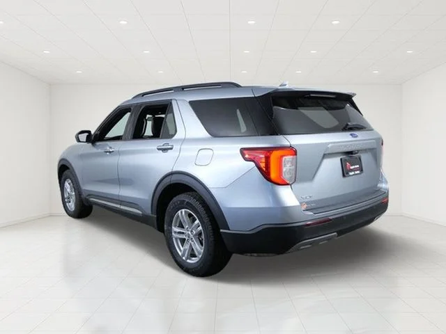 Certified Used 2020 Silver Ford XLT image 4