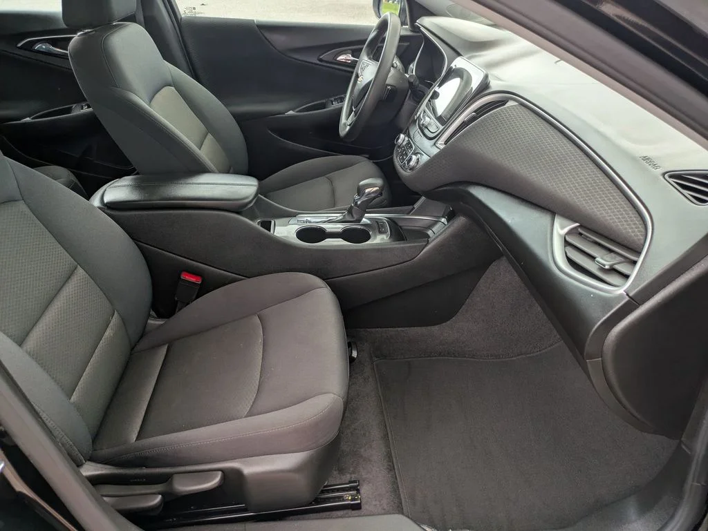 Used 2025 Black Chevrolet LT image 26
