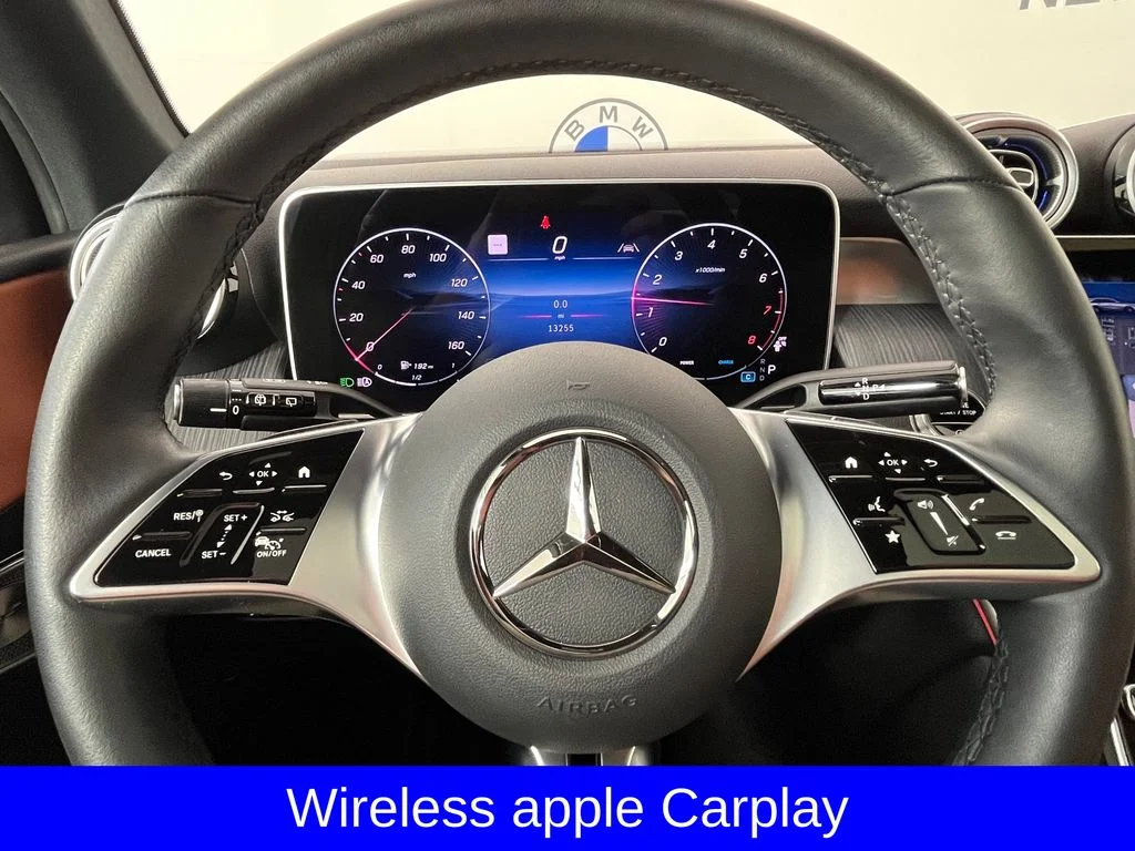 Used 2025  Mercedes-Benz GLC 300 image 9