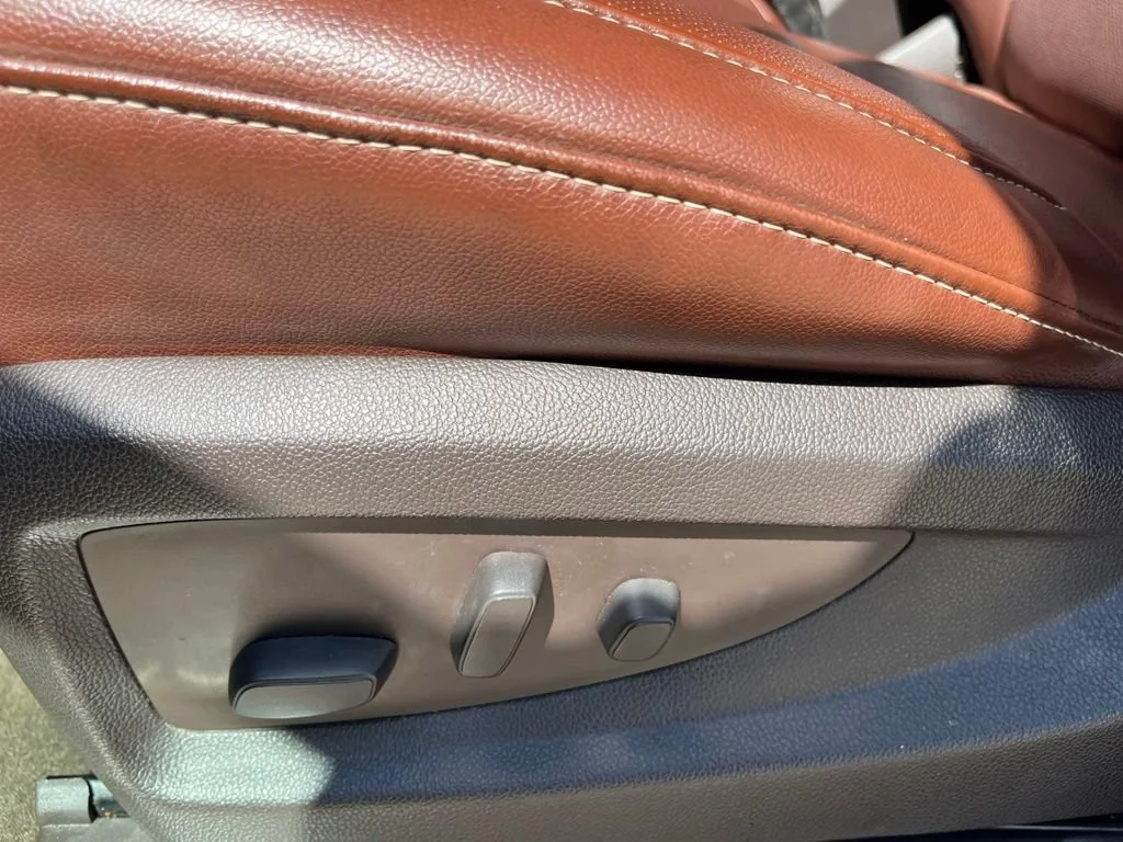 Used 2015 WHITE DIAMOND TRICOAT Chevrolet LTZ image 12