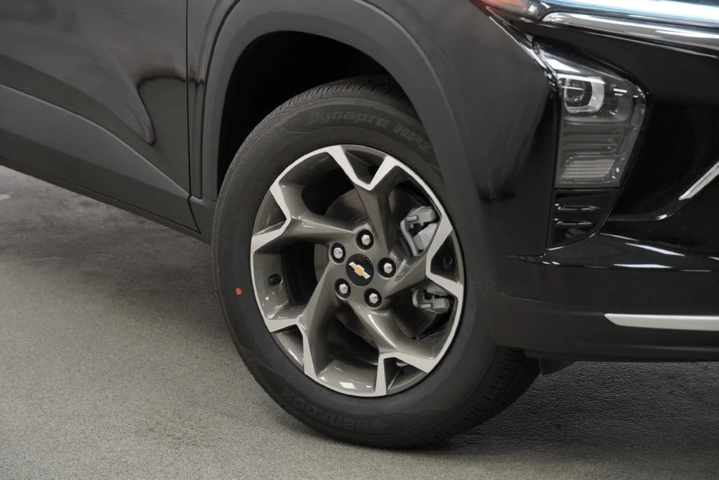 New 2026 Mosaic Black Metallic Chevrolet LT image 10