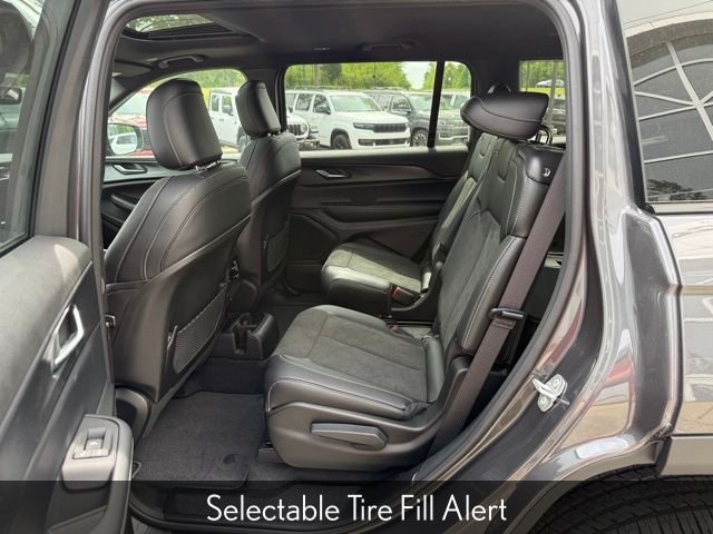 New 2025 Baltic Gray Metallic Clear-Coat Exterior Paint Jeep Altitude X image 16